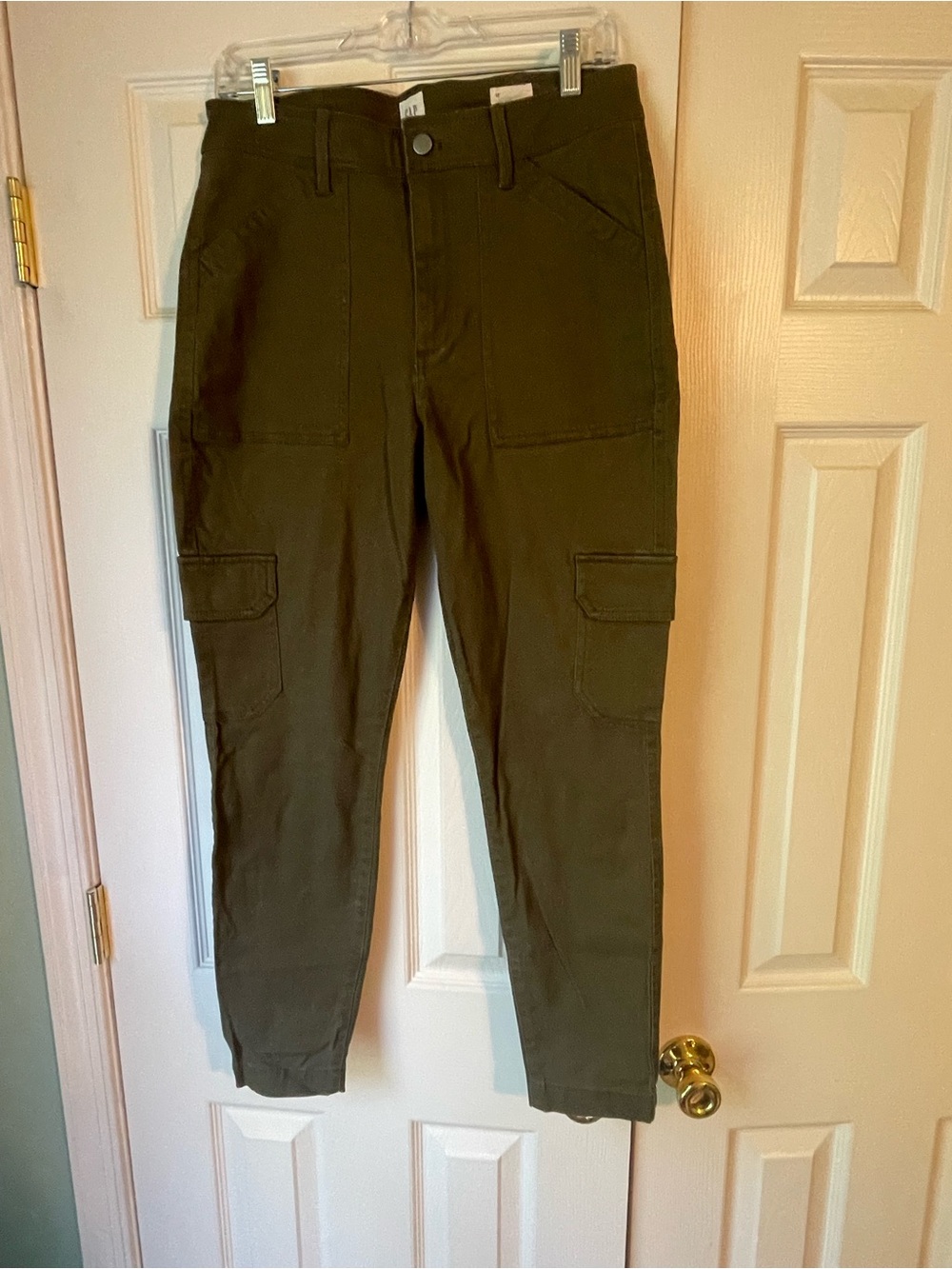 Gap Cargo Style Universal Legging